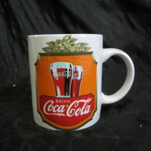 VTG 1996 COCA COLA COFFEE MUG BY GIBSON HOUSEWARES, CERAMIC MUG - Picture 2 of 6